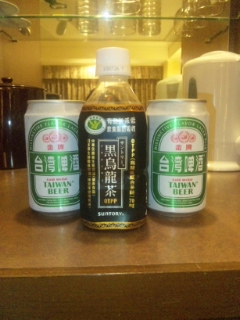 缶ビールと黒烏龍茶