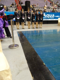 ジャッジペーパー回収係の女性たち