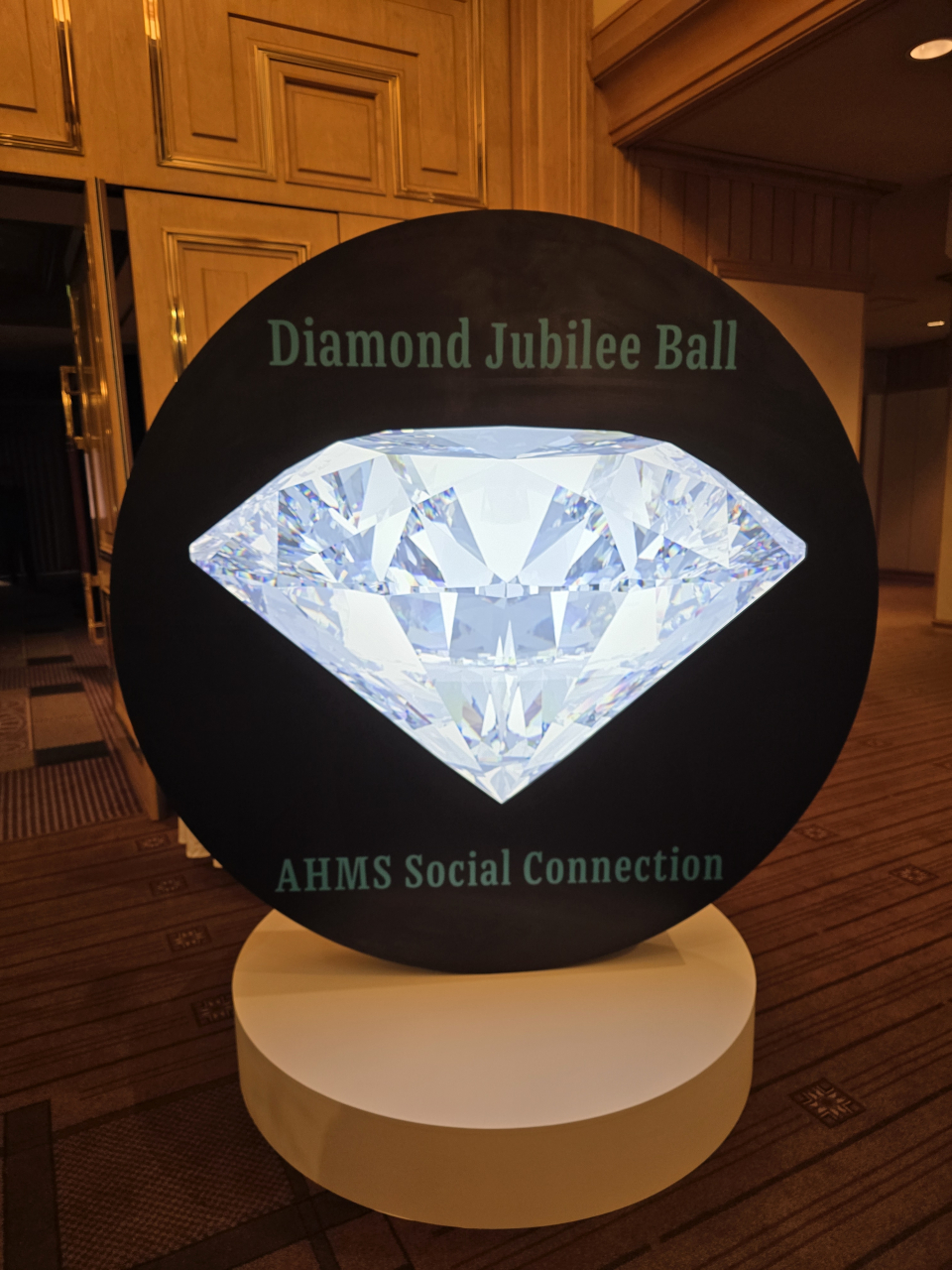 ダイヤモンド看板